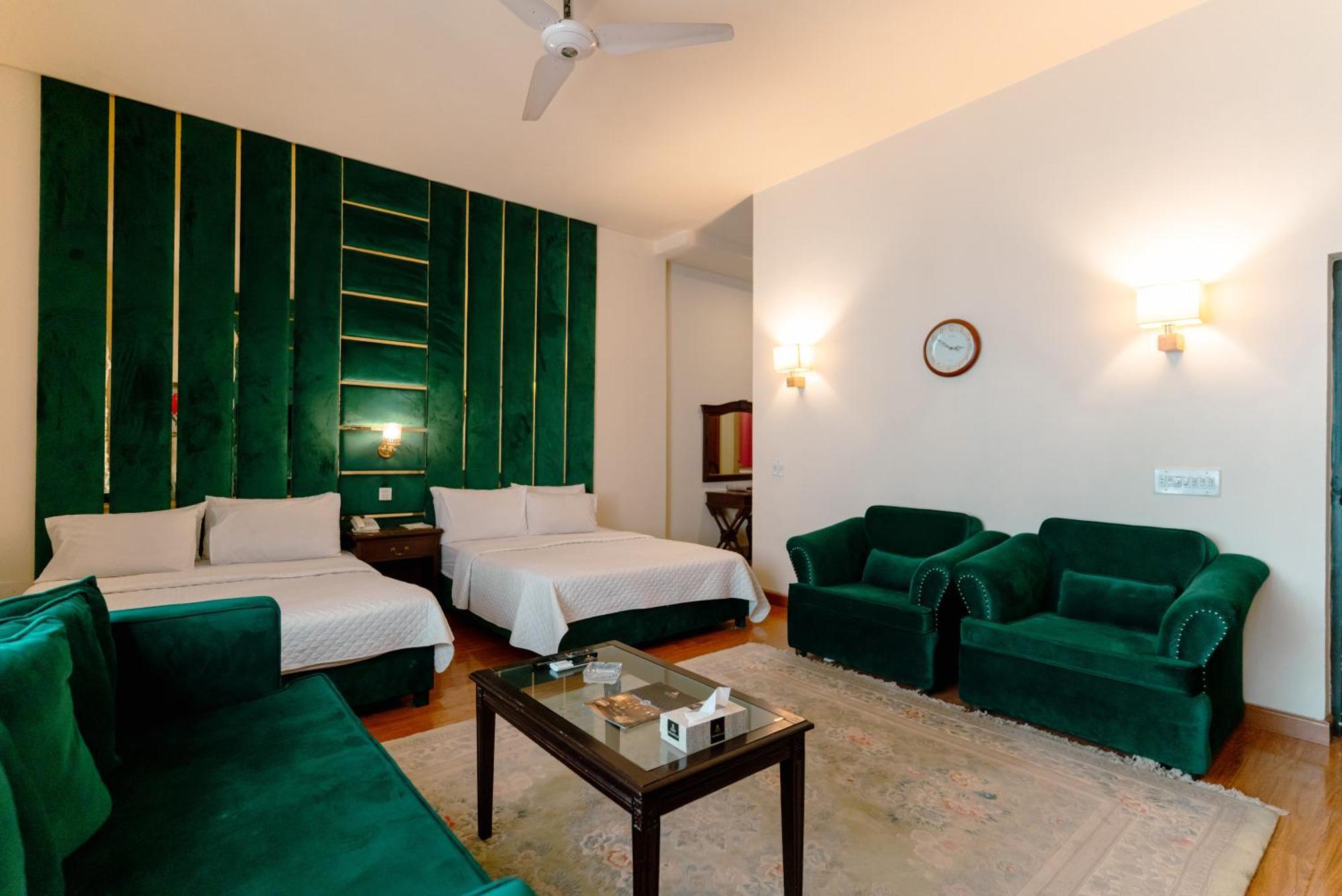 Vip House Peshawar Hotel Екстериор снимка