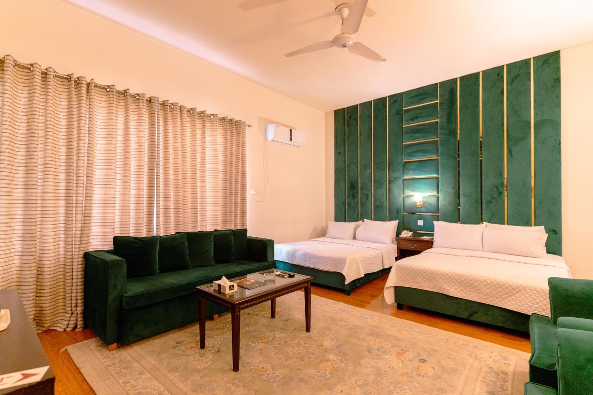 Vip House Peshawar Hotel Екстериор снимка