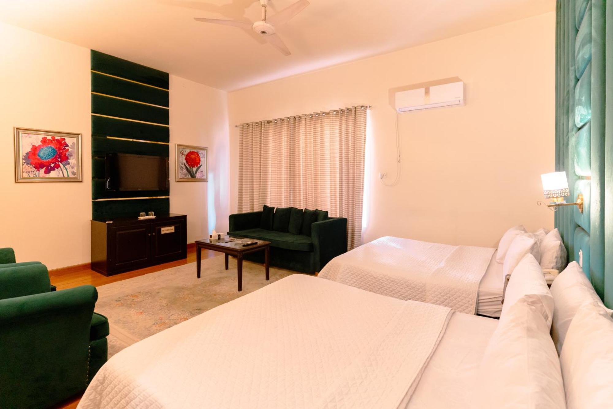 Vip House Peshawar Hotel Екстериор снимка
