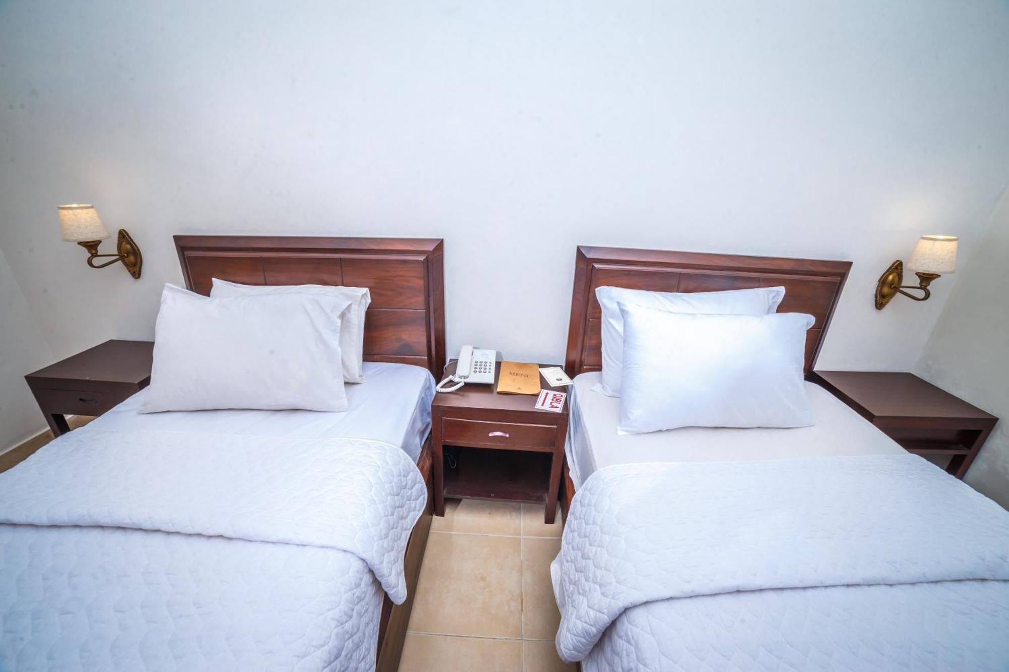 Vip House Peshawar Hotel Екстериор снимка