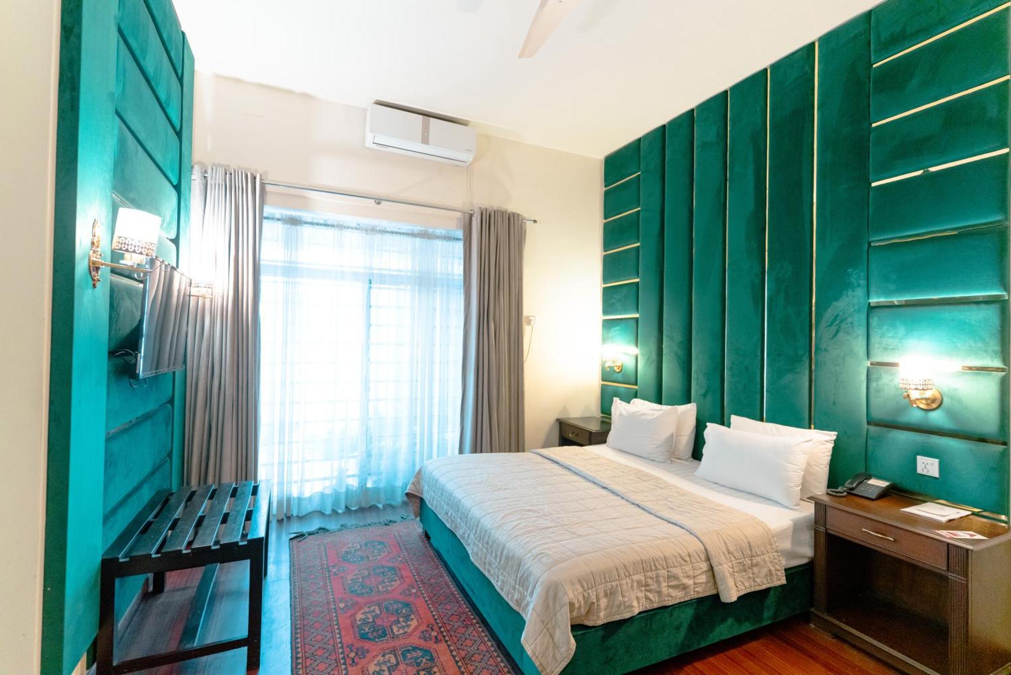 Vip House Peshawar Hotel Екстериор снимка